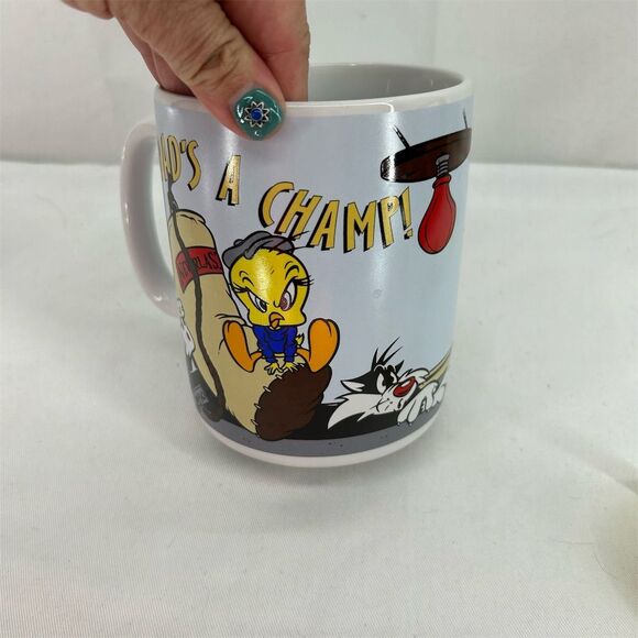 Warner Bros 1996 Looney Tunes "My Dad's A Champ" Tweety & Sylvester XL Mug - Picture 2 of 8